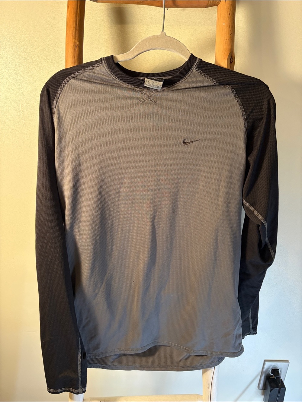 Nike Men’s Long Sleeve Performance Top - Gray with Black Sleeves
